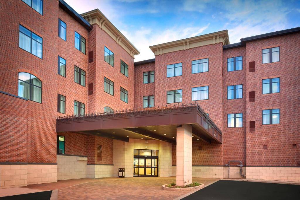 Residence Inn Back Court